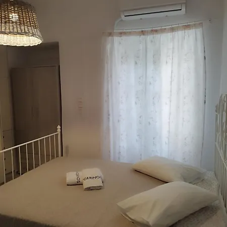 A V G E R I N O S Naxos