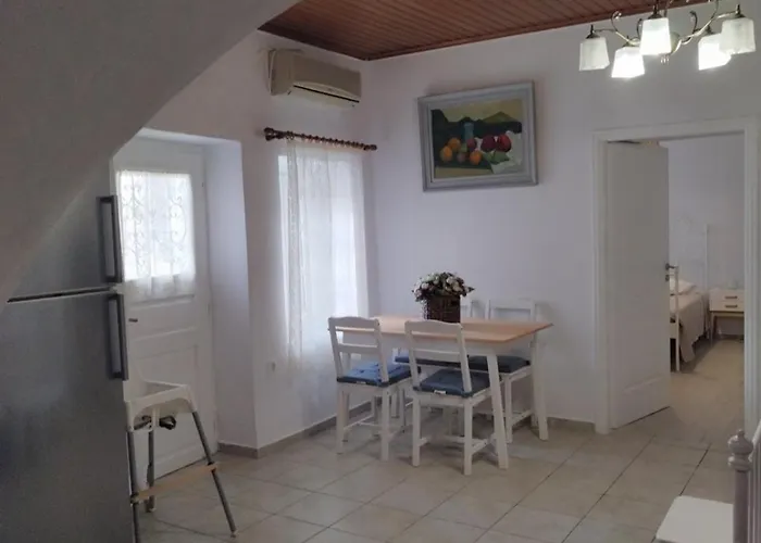 A V G E R I N O S Naxos Holiday home