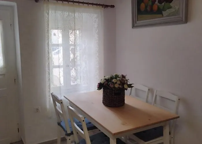 Holiday home A V G E R I N O S Naxos