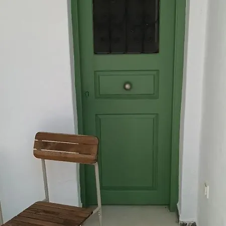 A V G E R I N O S Naxos * Naxos City
