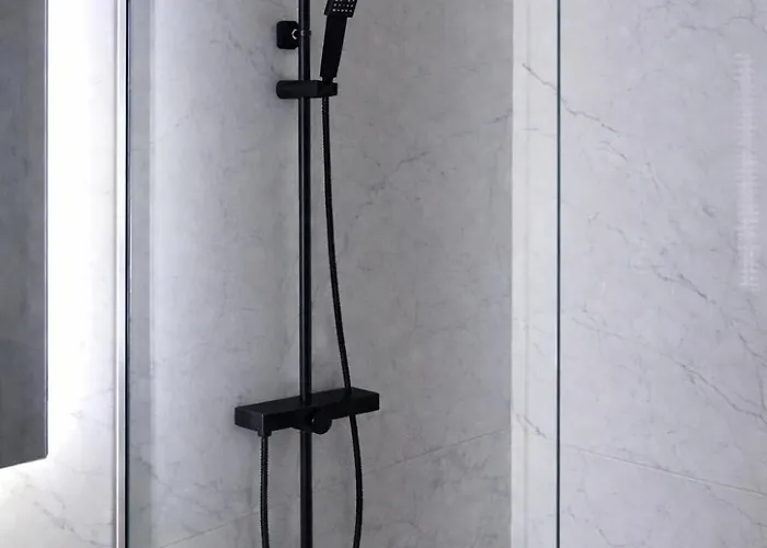 A V G E R I N O S Naxos